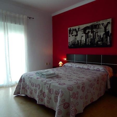 Apartamento Garcia Lorca,Solo Familia Y Parejas Conil De La Frontera Luaran gambar
