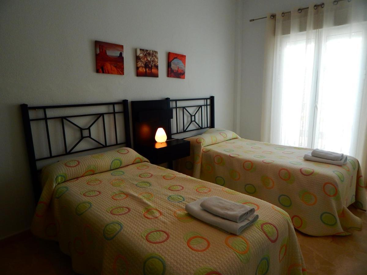 Apartamento Garcia Lorca,Solo Familia Y Parejas Conil De La Frontera Luaran gambar