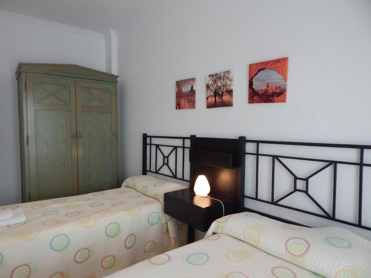 Apartamento Garcia Lorca,Solo Familia Y Parejas Conil De La Frontera Luaran gambar